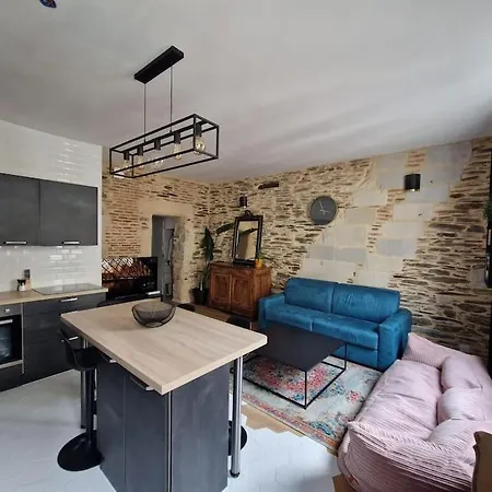 Le Charmant, Hyper Centre